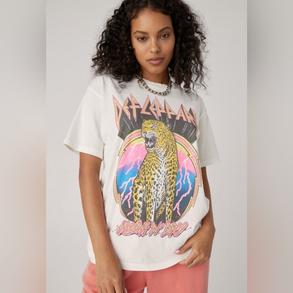Daydreamer Tops - Daydreamer Def Leppard High N Dry Weekend Tee - Vintage White (m)